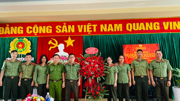 chinh trị 2